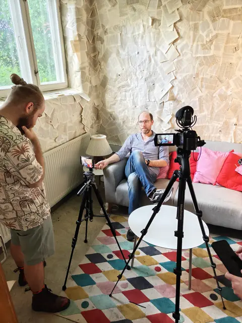 Behind the scenes filming the promo video (4/5)